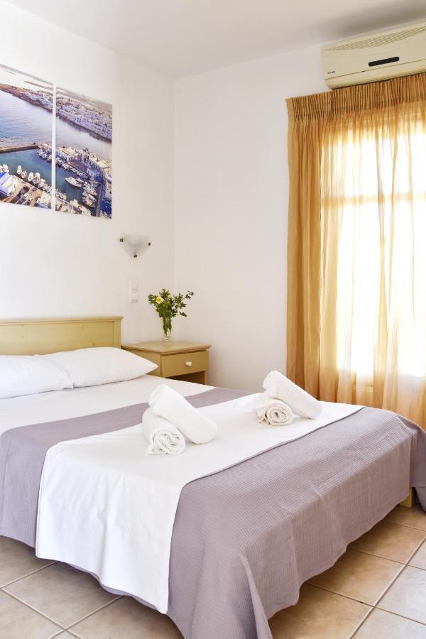 Captain Apartments Paros Náousa Room photo