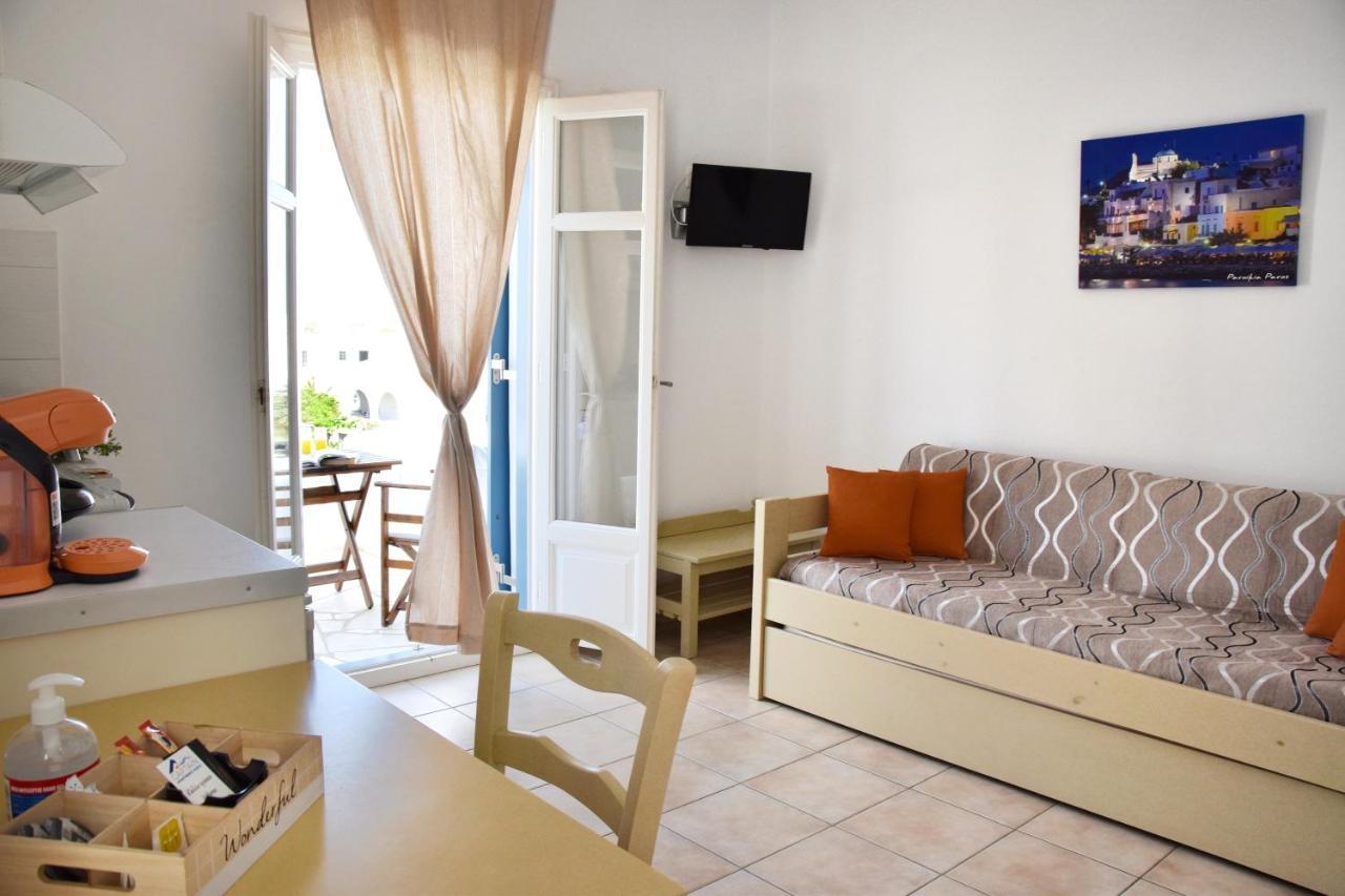 Captain Apartments Paros Náousa Room photo