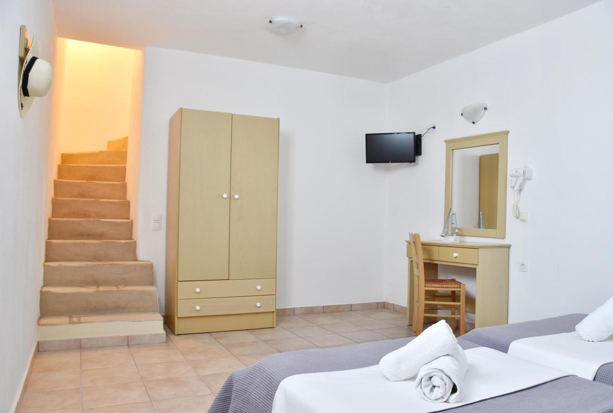Captain Apartments Paros Náousa Room photo